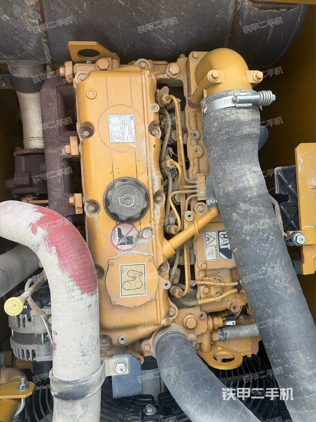 发动机室(上车部件) 发动机室(上车部件)