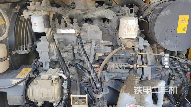 发动机整体俯视(整机外观) 发动机整体俯视(整机外观)