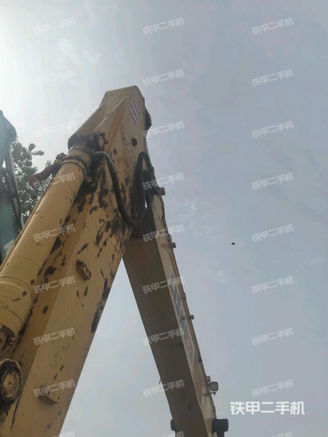 小臂整體左后(工作和回轉裝置) 小臂整體左后(工作和回轉裝置)