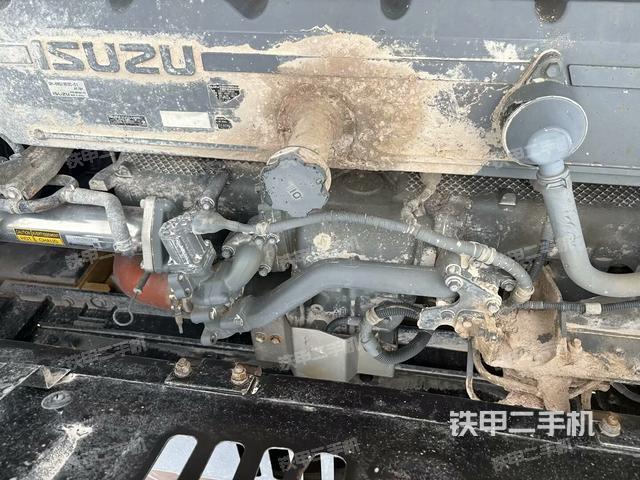 中央回轉(zhuǎn)接頭特寫(xiě)(上車部件) 中央回轉(zhuǎn)接頭特寫(xiě)(上車部件)