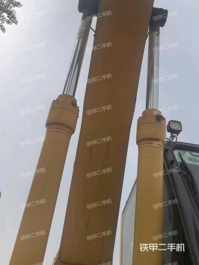 大臂油缸整體?豎拍(工作和回轉裝置) 大臂油缸整體?豎拍(工作和回轉裝置)