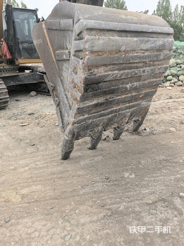 鏟斗45度(工作和回轉(zhuǎn)裝置) 鏟斗45度(工作和回轉(zhuǎn)裝置)