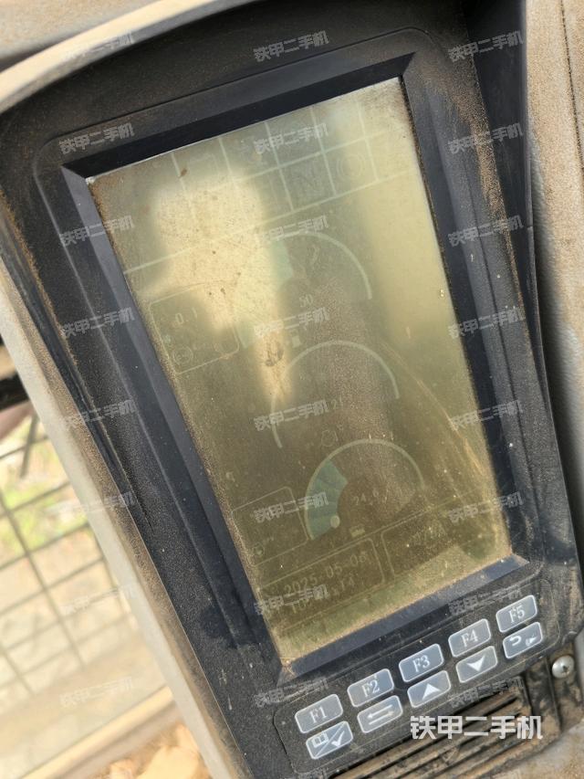 显示屏 (驾驶室部分) 显示屏 (驾驶室部分)