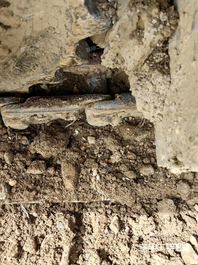 右驱动轮(行走机构) 右驱动轮(行走机构)