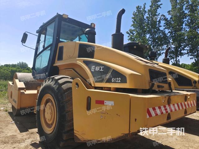 左后45°（压路机整机外观）