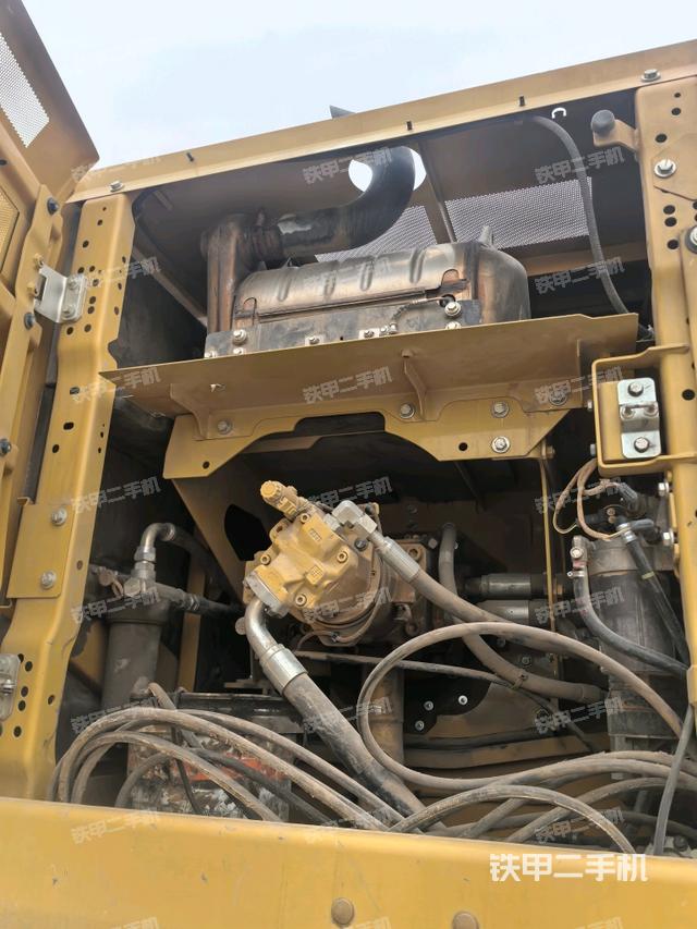 液壓泵斜45?左(大件艙室) 液壓泵斜45?左(大件艙室)