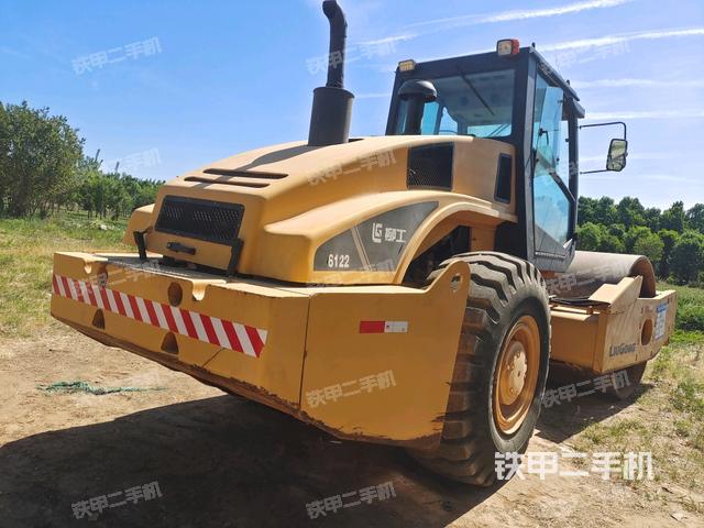 右后45°（压路机整机外观）