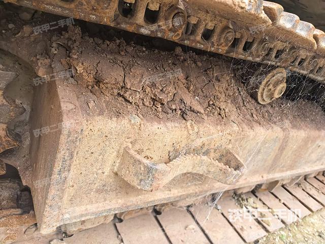 单侧履带整体(整机外观) 单侧履带整体(整机外观)