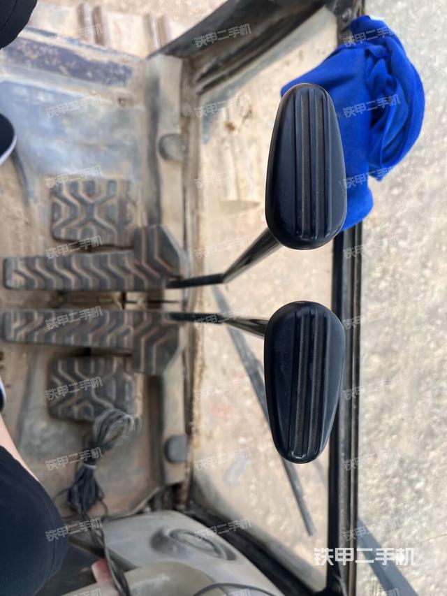 駕駛室左前45度（駕駛室部分）