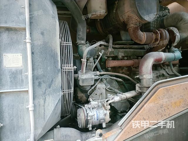 發(fā)動機右側(cè)（整機外觀及大件）