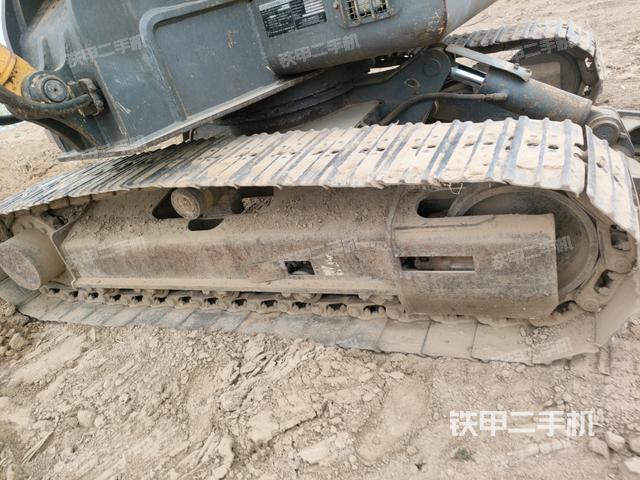 單側履帶整體(整機外觀) 單側履帶整體(整機外觀)