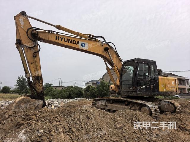 現(xiàn)代R215-7C挖掘機(jī)
