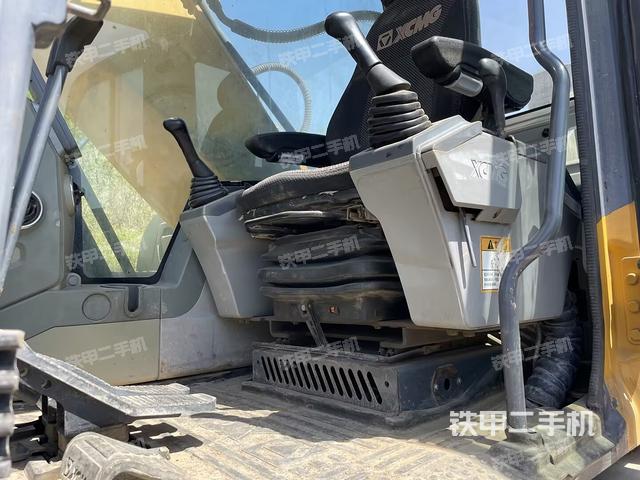 驾驶室整体(整机外观) 驾驶室整体(整机外观)