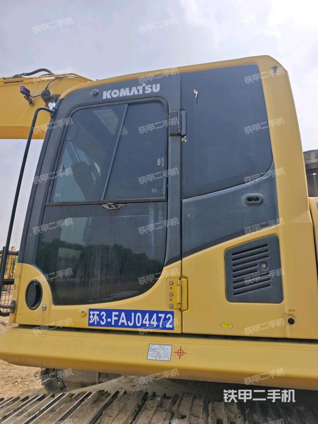 驾驶室顶部(整机外观) 驾驶室顶部(整机外观)