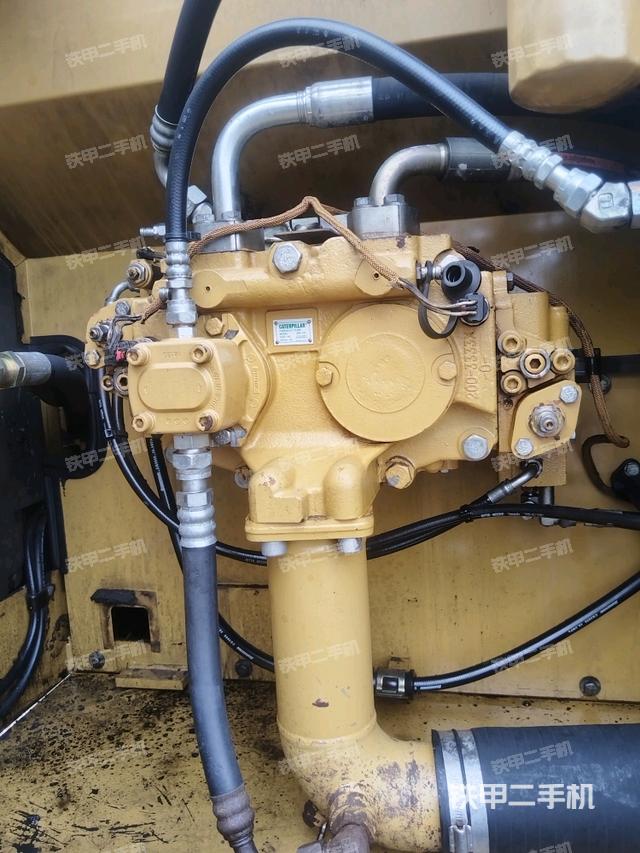 液壓泵斜45?左(大件艙室) 液壓泵斜45?左(大件艙室)