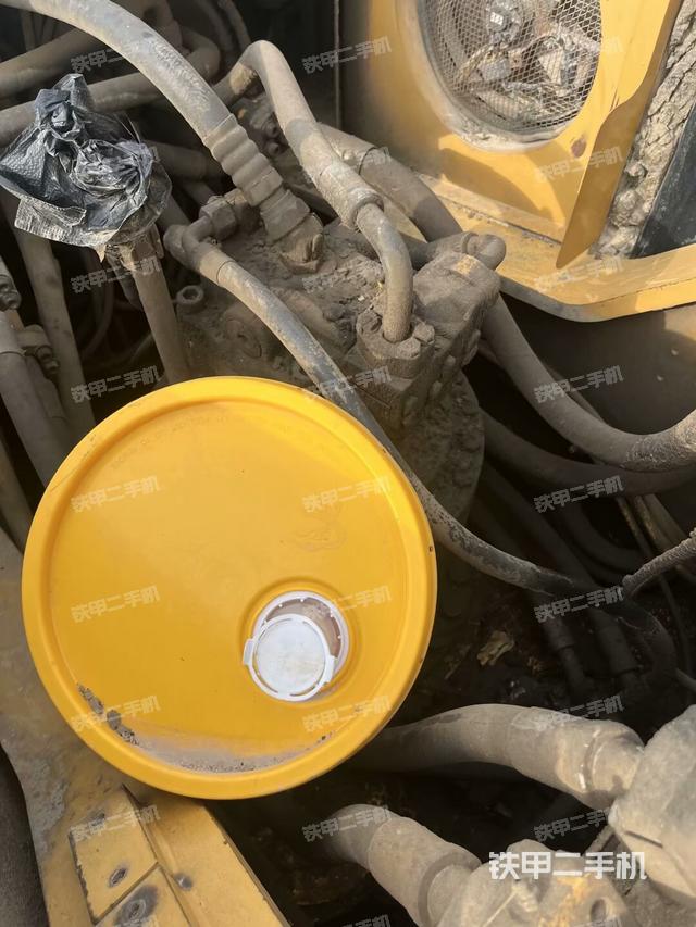 中央回轉(zhuǎn)接頭特寫（上車部件）