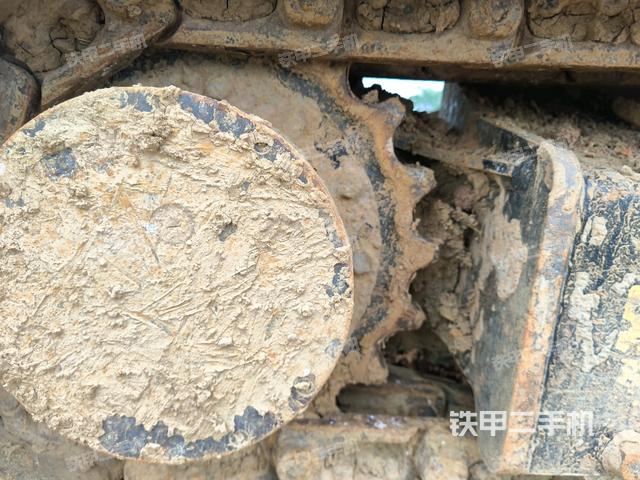 右驅(qū)動輪（行走機構(gòu)）