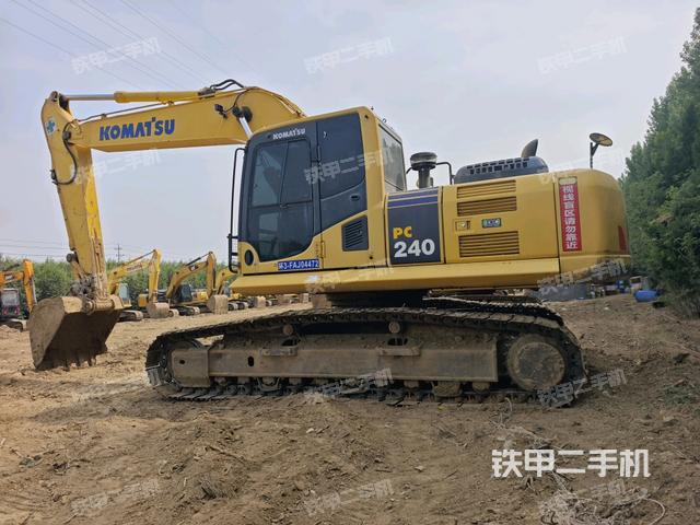 小松PC240LC-8M0挖掘機(jī)
