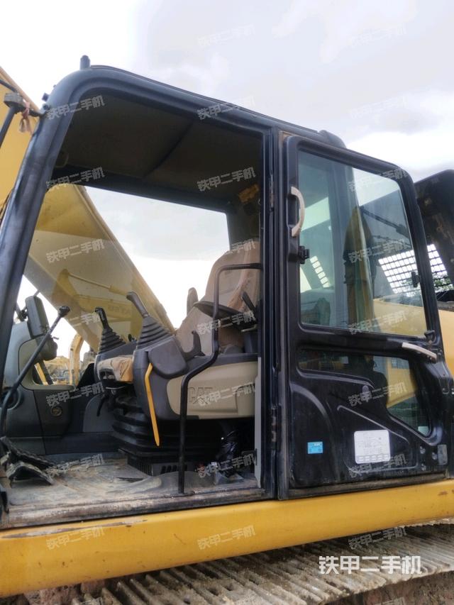 右側(cè)玻璃角標(biāo)(駕駛室部分) 右側(cè)玻璃角標(biāo)(駕駛室部分)