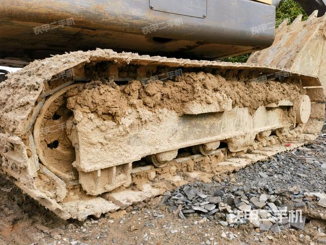 左側(cè)履帶整體?（行走機(jī)構(gòu)）