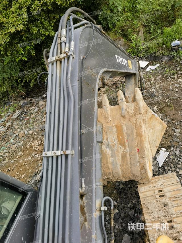 大臂背部俯視（工作和回轉(zhuǎn)裝置）