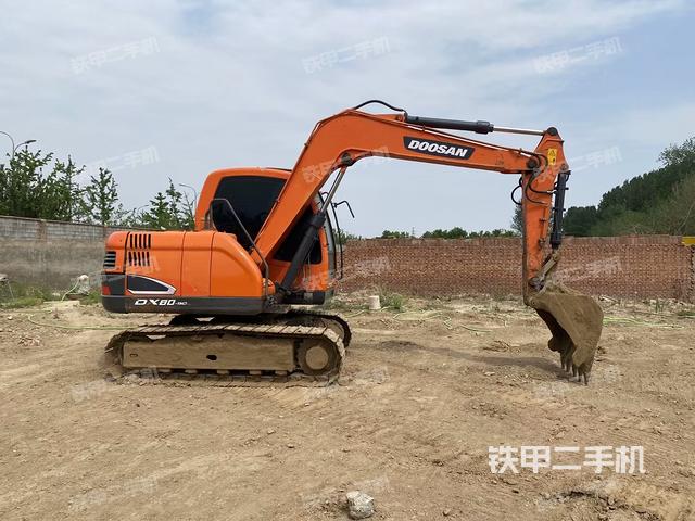 整機(jī)右后45°(整機(jī)外觀) 整機(jī)右后45°(整機(jī)外觀)