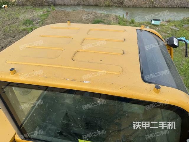 座椅右側(cè)控制臺/鑰匙門/油門/含右手柄(駕駛室部分) 座椅右側(cè)控制臺/鑰匙門/油門/含右手柄(駕駛室部分)