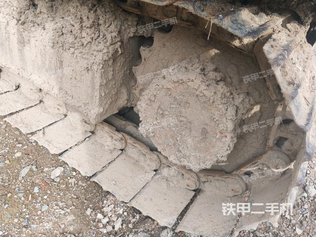 右驱动轮（行走机构）