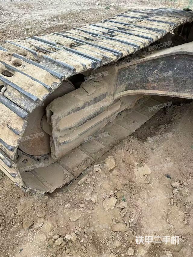 單側(cè)履帶整體（整機(jī)外觀）