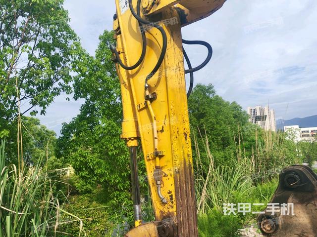 铲斗右后整体（工作和回转装置）