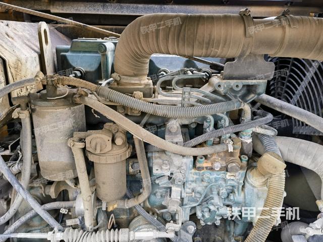 發(fā)動(dòng)機(jī)室（上車部件）