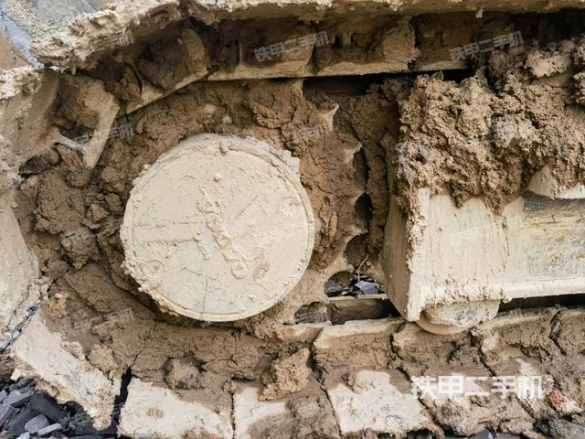 右驅(qū)動(dòng)輪（行走機(jī)構(gòu)）