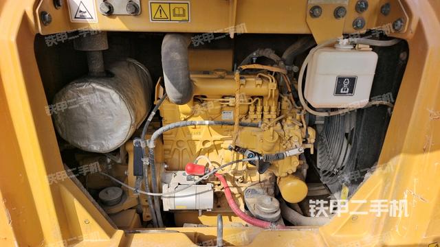 发动机整体俯视(整机外观) 发动机整体俯视(整机外观)