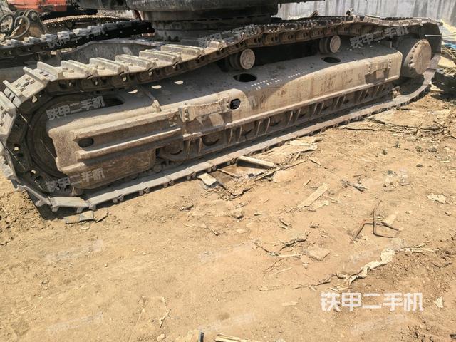 單側履帶整體(整機外觀) 單側履帶整體(整機外觀)