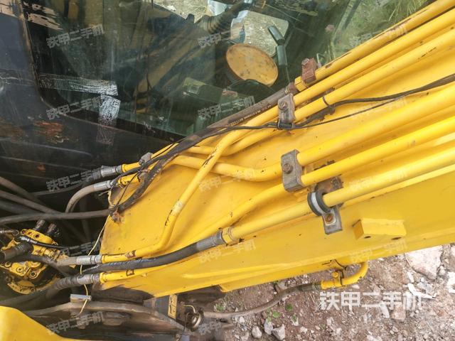 大臂背部俯视（工作和回转装置）