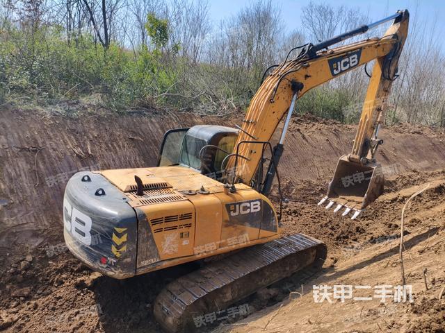 杰西博JS200SC挖掘机的设备实拍-第2张实拍照片