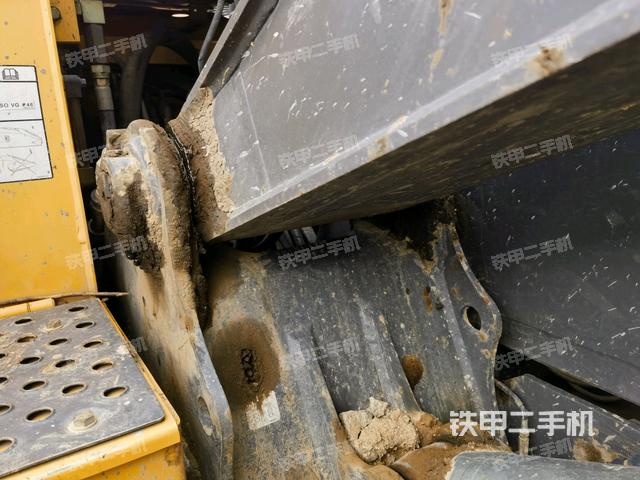 大臂根部?斜（工作和回轉(zhuǎn)裝置）