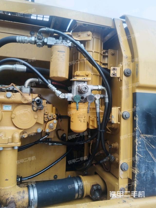 液壓泵斜45?右(大件艙室) 液壓泵斜45?右(大件艙室)