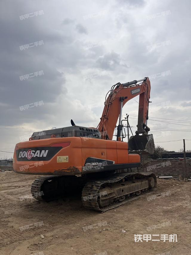 整机右后45°(整机外观) 整机右后45°(整机外观)