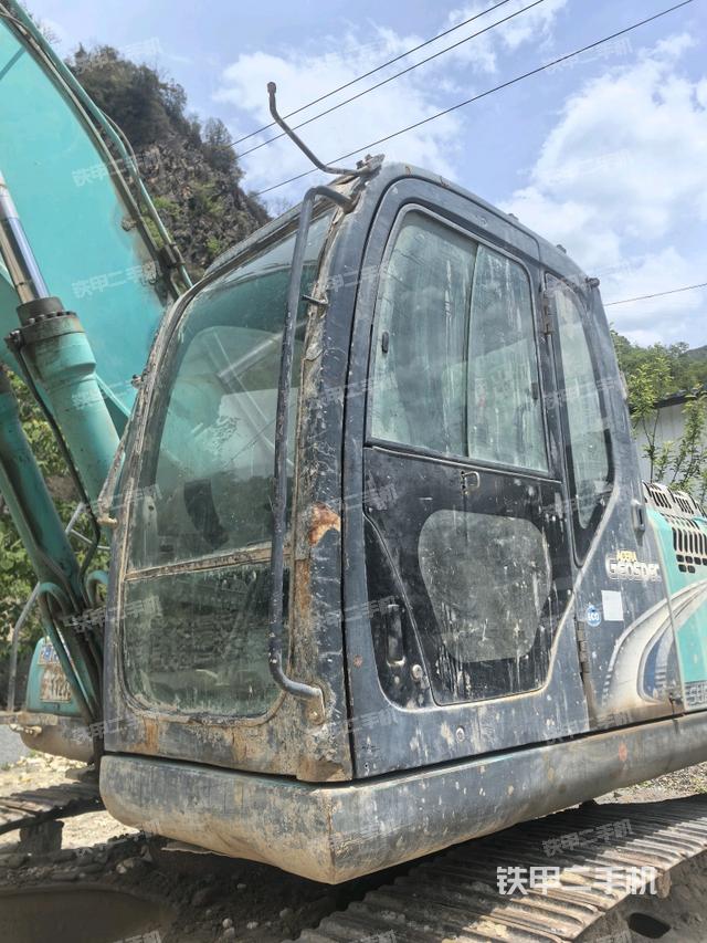 駕駛室左前45度(駕駛室部分) 駕駛室左前45度(駕駛室部分)
