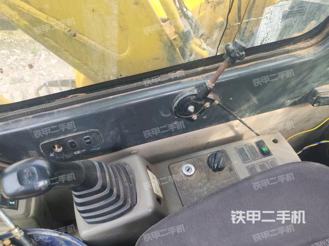 座椅右侧控制台/钥匙门/油门/含右手柄（驾驶室部分）