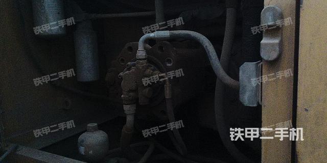 液壓泵艙室正面整體(整機(jī)外觀) 液壓泵艙室正面整體(整機(jī)外觀)