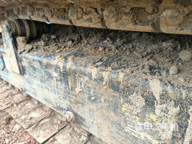 右側(cè)履帶整體?（行走機構(gòu)）