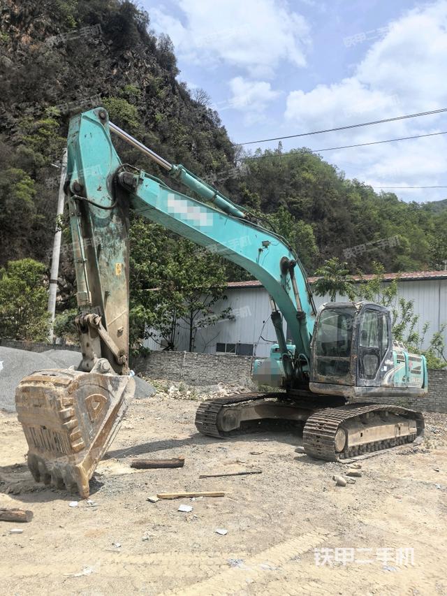 神鋼SK260LC-8挖掘機