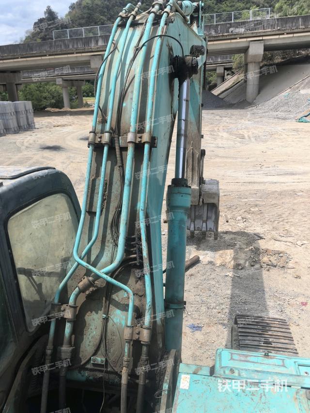 大臂背部俯視(工作和回轉裝置) 大臂背部俯視(工作和回轉裝置)