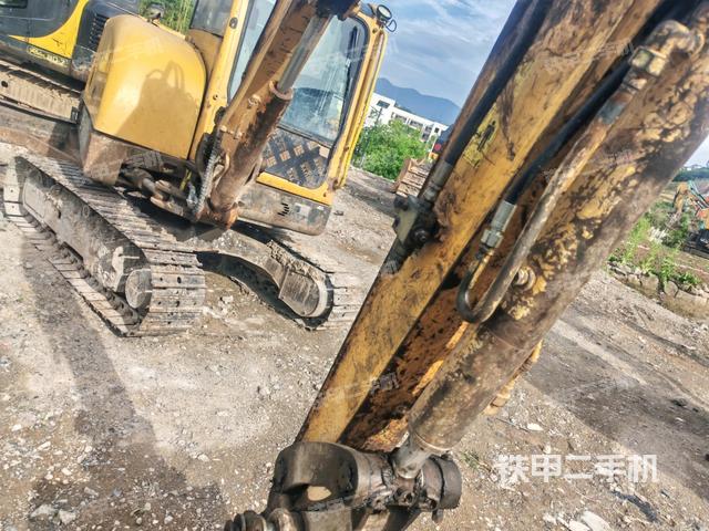 小臂整體右前(工作和回轉(zhuǎn)裝置) 小臂整體右前(工作和回轉(zhuǎn)裝置)