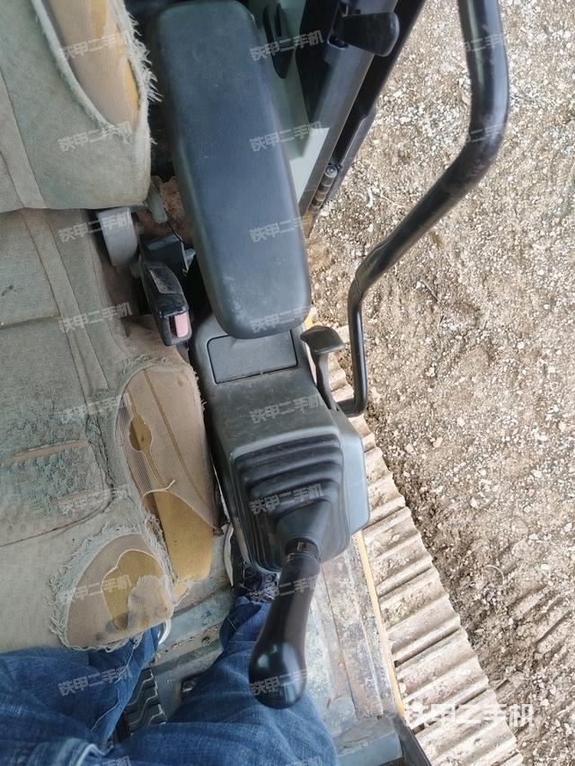 座椅左側(cè)控制臺(tái)/音響/含左手柄(駕駛室部分) 座椅左側(cè)控制臺(tái)/音響/含左手柄(駕駛室部分)