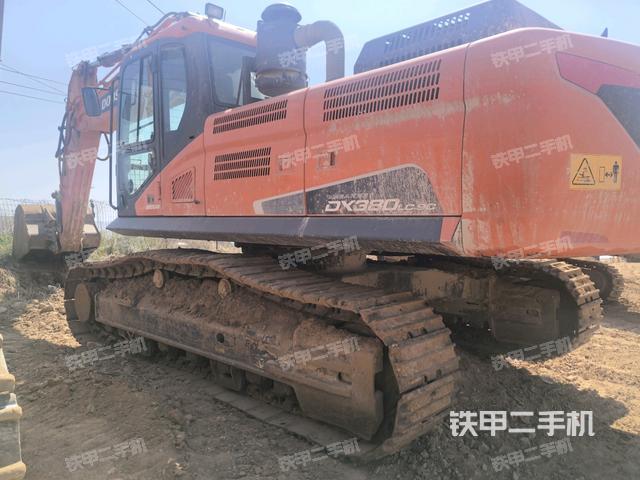 斗山DX380LC-9C挖掘機(jī)