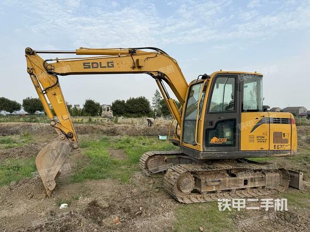 山東臨工E675F挖掘機