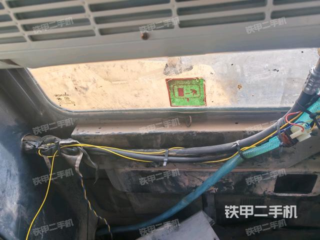 座椅后部（驾驶室部分）